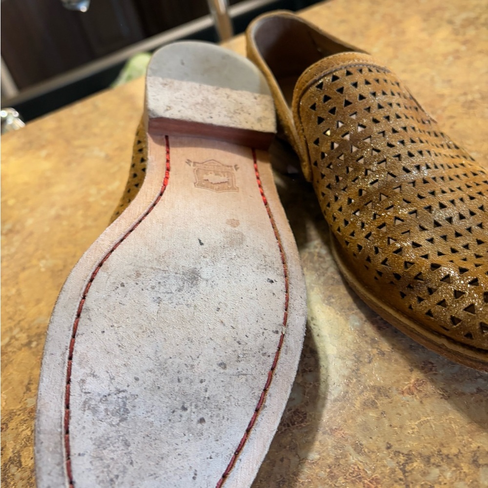 Shoes - Picture 2 of 3